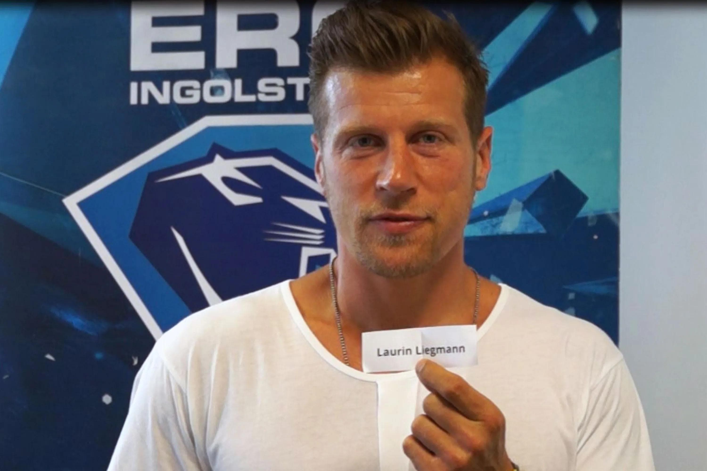 Patrick Köppchen gratuliert dem Gewinner.