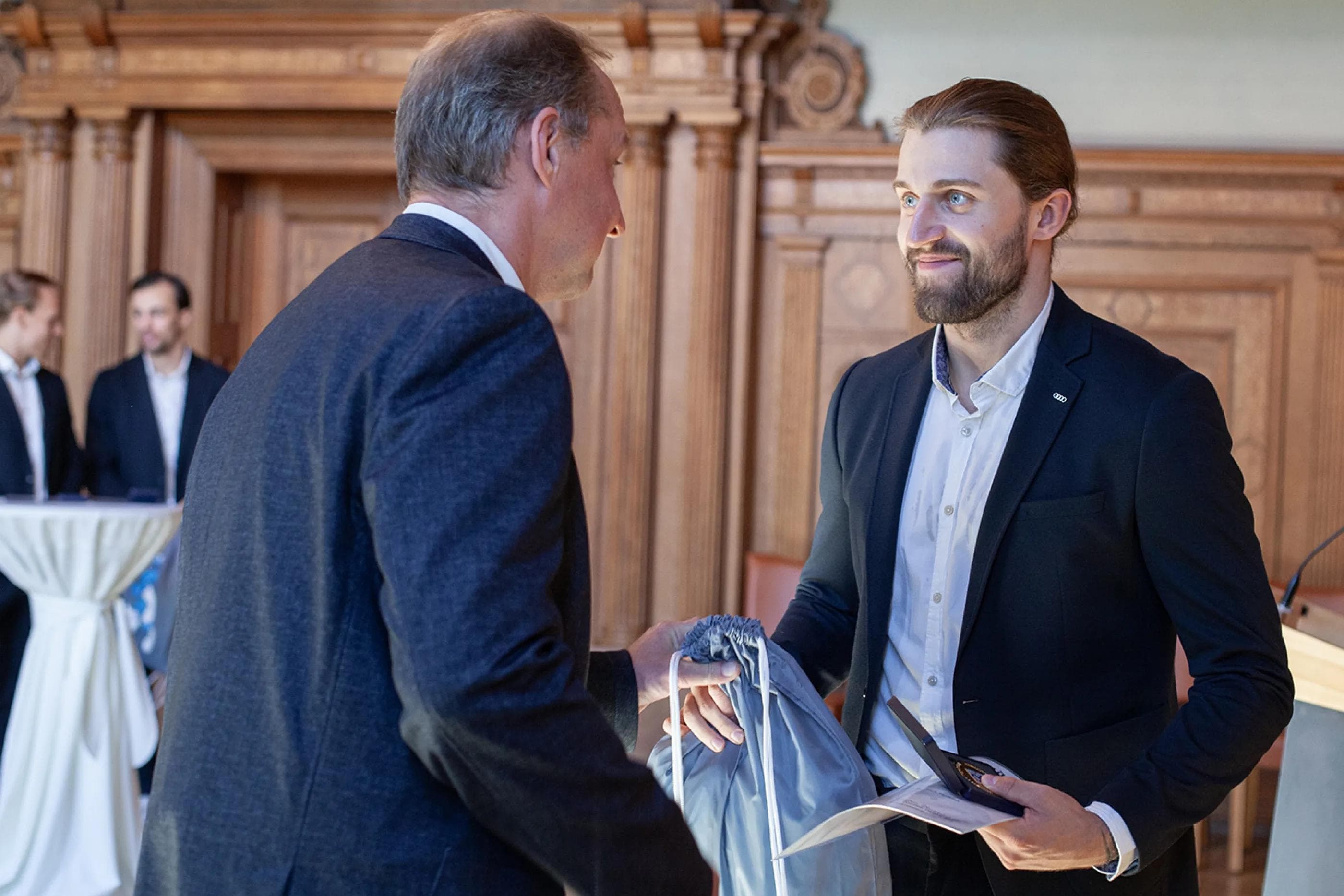 Drei Panther erhalten goldene Sportmedaille