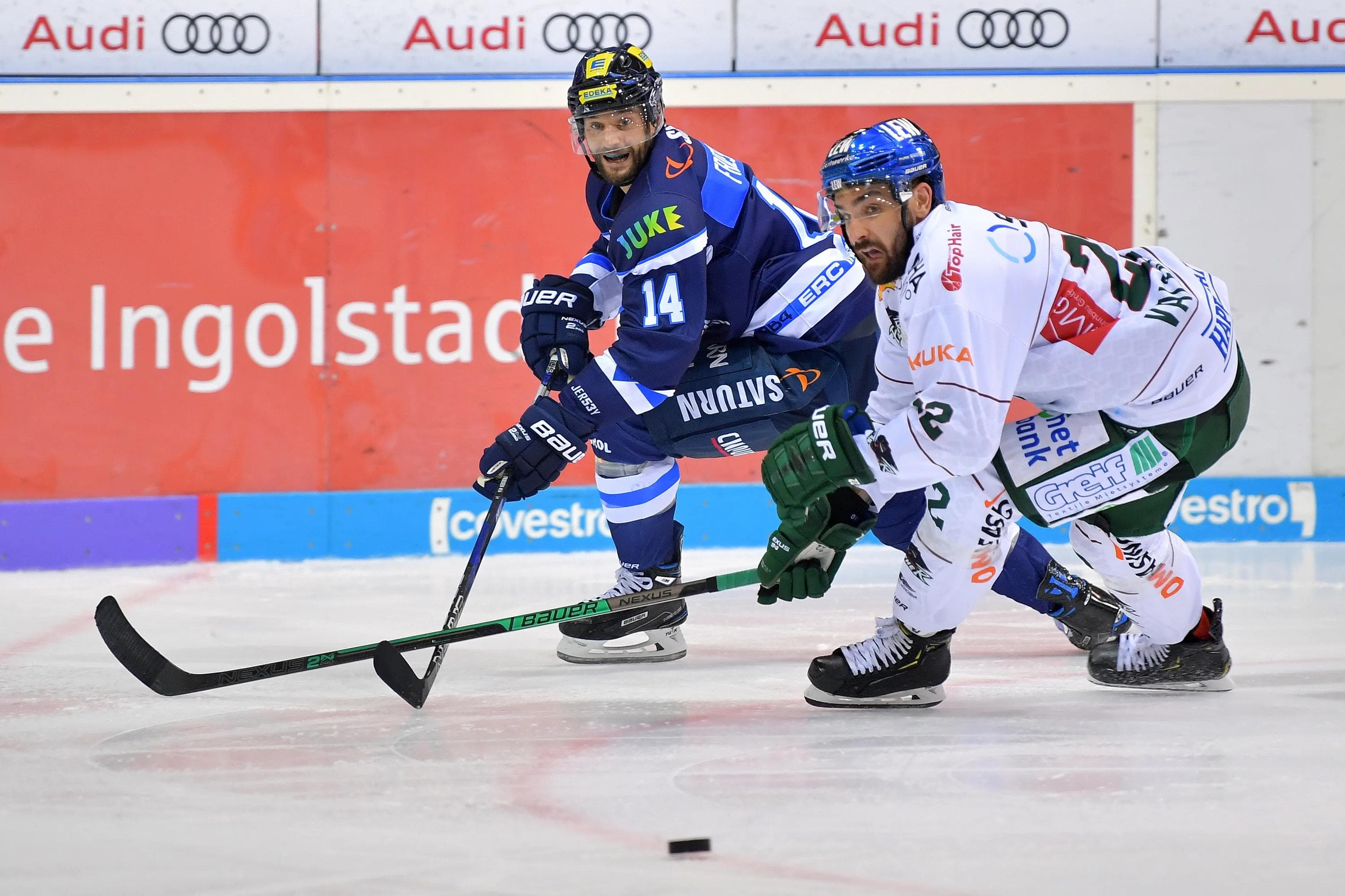 Die Clubs von Dustin Friesen (ERC Ingolstadt) und Scott Valentine (Augsburger Panther) sind stark in die Saison gestartet.
Foto: Johannes TRAUB / ST-Foto.de