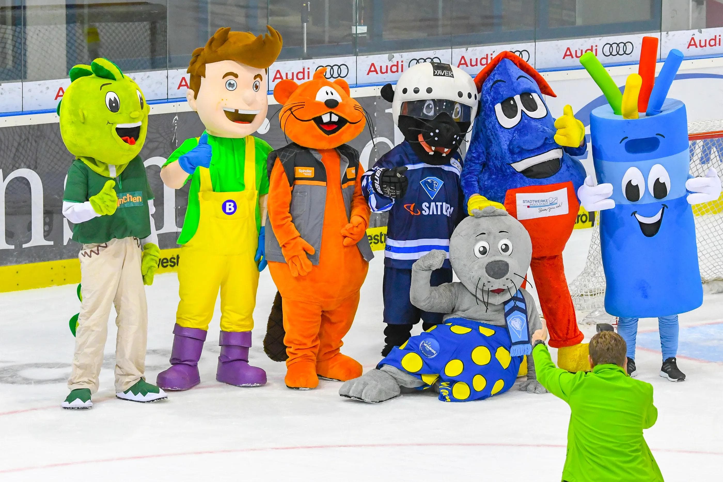 Xaver hat sich zum Familientag auch dieses mal wieder viele Freunde eingeladen. Außerdem wartet ein buntes Rahmenprogramm auf die Stadionbesucher...
Foto: ST-Presse/ Johannes Traub