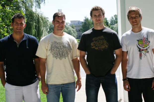 Sicher in Ingolstadt eingetroffen: Vince Bellissimo, Tyler Bouck, Matt Hussey und Mike Card. Foto: Bauer