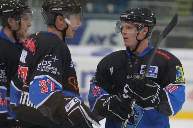 Konnten im ersten Spiel gegen den KEC die Partie für die Panther entscheiden: Rick Girard und Christoph Gawlik. Foto: Bösl - www.kbumm.de