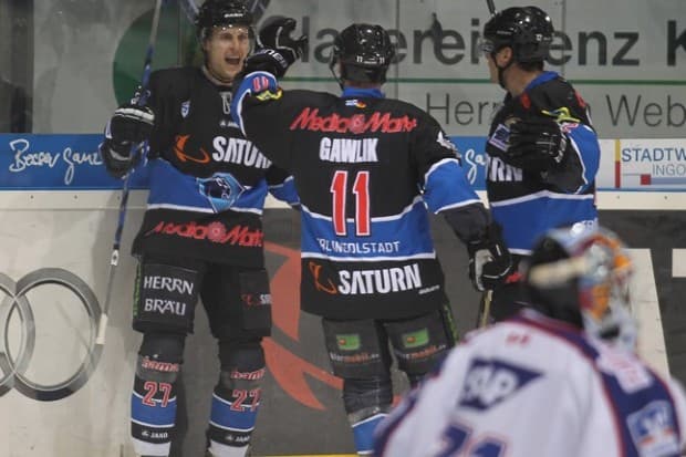Goalie Brathwaite ist geschlagen, die Panther jubeln, so darf das auch heute laufen! Foto: Bösl - www.kbumm.de