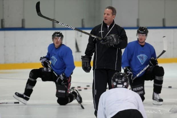 Panther-Coach Rich Chernomaz leitet am kommenden Samstag ab 12.30 Uhr das öffentliche Training des ERC Ingolstadt. Foto: Bösl - www.kbumm.de