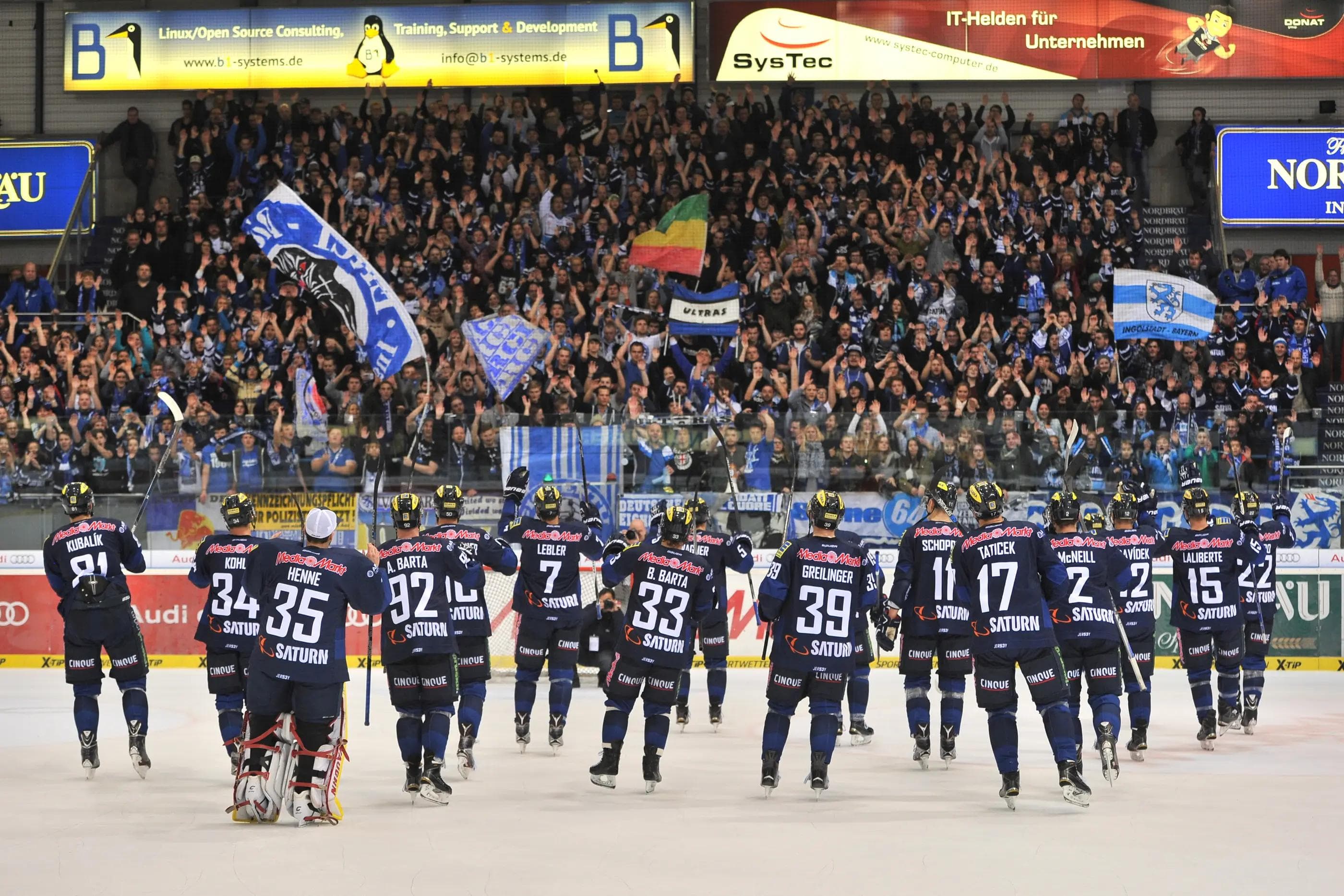 Unterstützen Sie die Panther direkt in der Saturn Arena. Foto: st-foto.de / Strisch-Traub