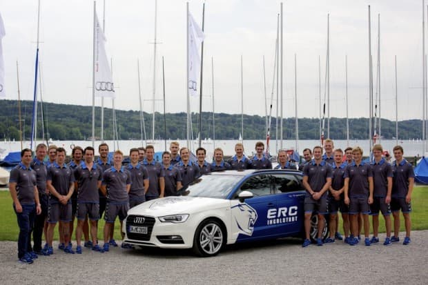 Die Mannschaft mit dem neuen Audi Fan A3 und traumhafter Kulisse am Bayerischen Yacht-Club am Starnberger See.