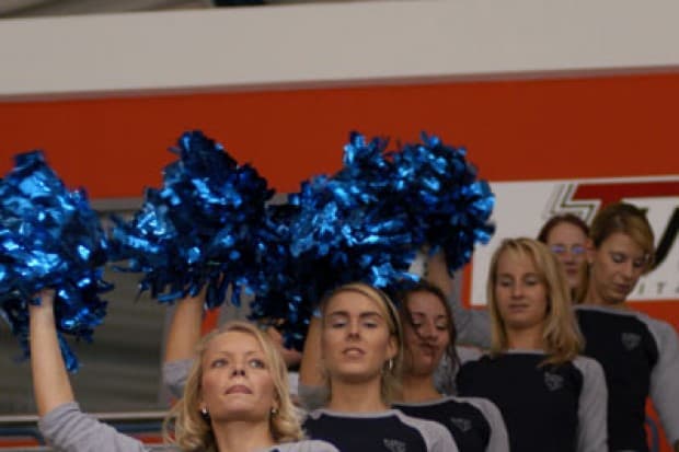 Cheerleaders mit Tanzeinlagen