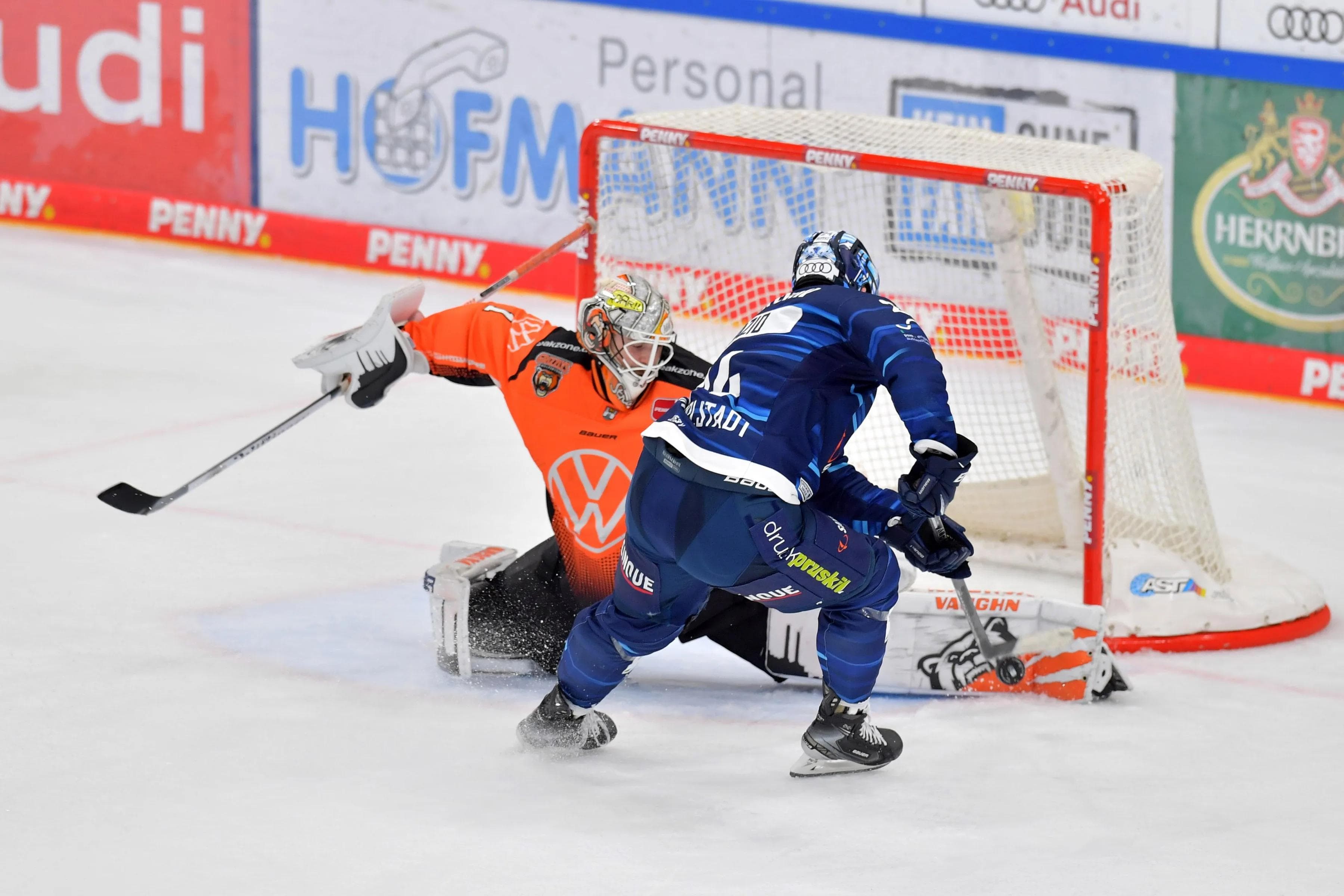 Grizzlys-Goalie Dustin Strahlmeier war einer der Sieggaranten für die Wolfsburger.
Foto: Johannes Traub/JT-Presse.de
