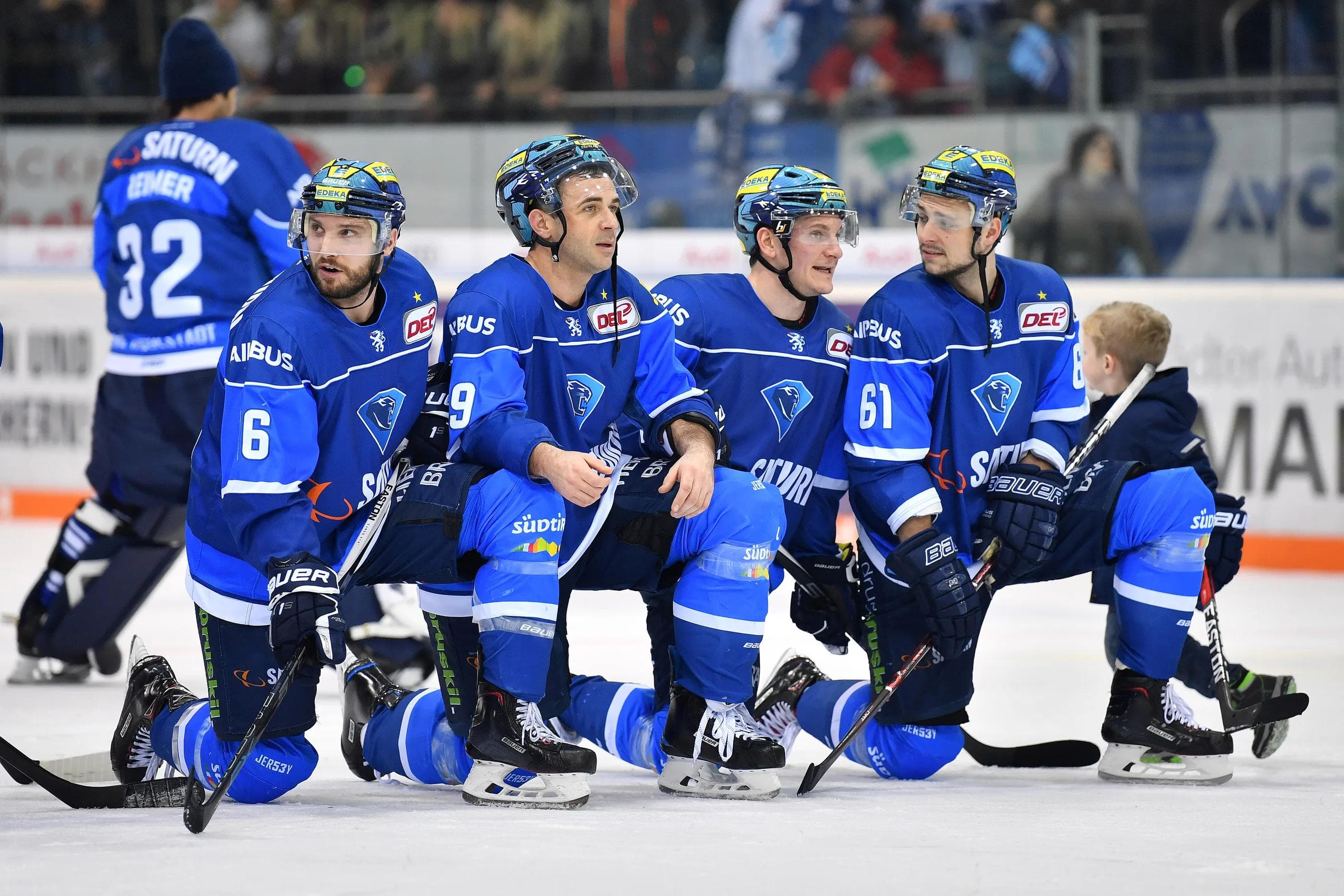 Diese Kollegen freuen sich auf Sie und Ihre Kollegen - beim After-Work-Hockey. Foto: ST-Foto.de / Johannes Traub
