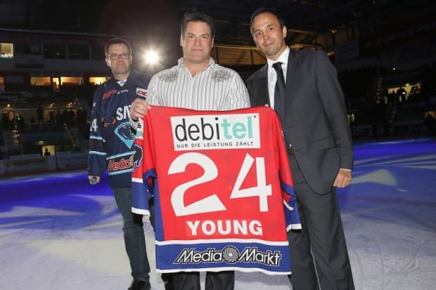 Ex-ERC Kapitän Clayton Young war heute zu Gast in der Saturn-Arena und wird morgen beim Hall-of-Fame Game mit von der Partie sein. Foto: Stefan Bösl - www.kbumm.de