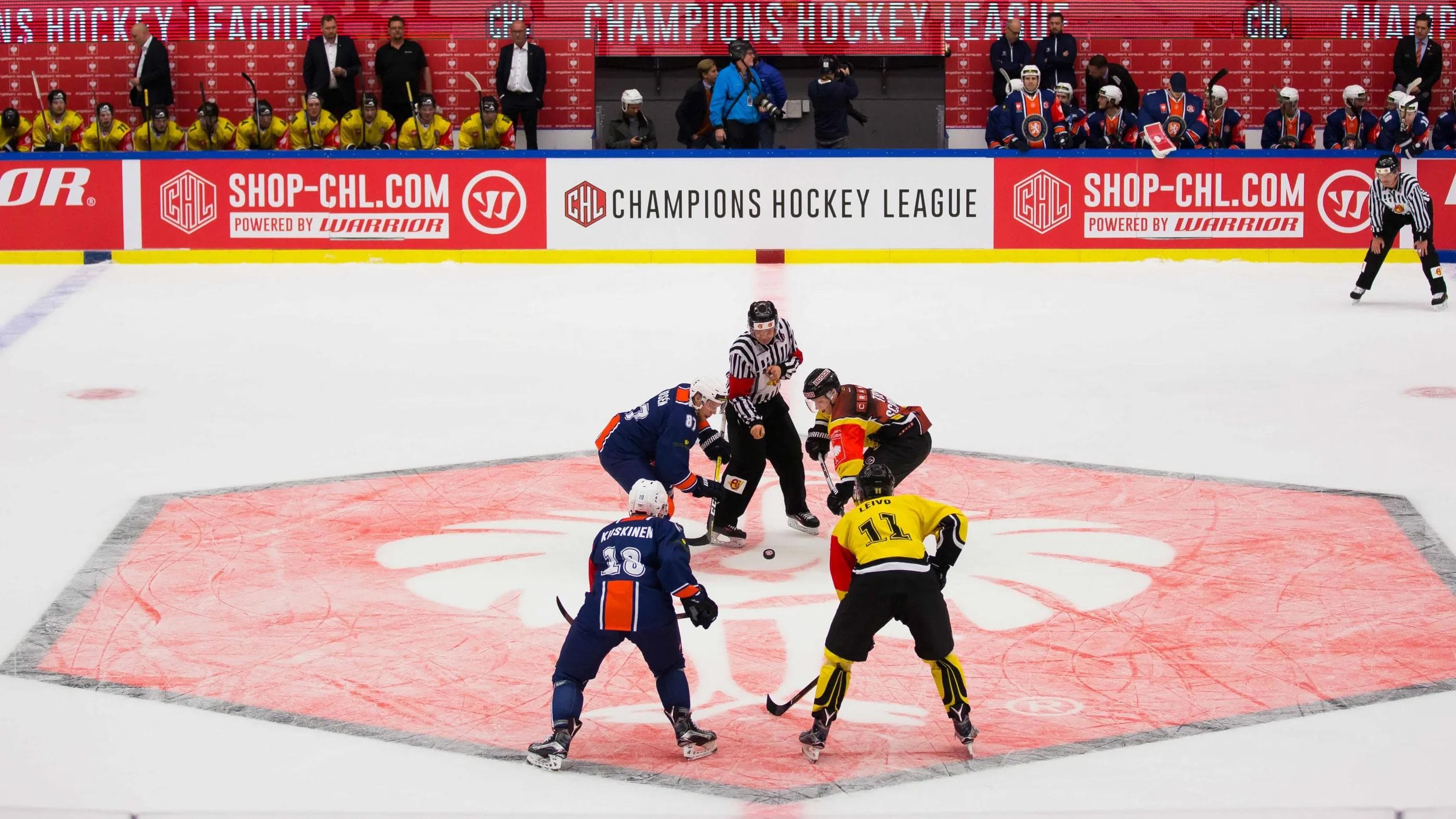 Die Växjö Lakers (hier gegen SaiPa Laapeenranta) kämpfen um den Einzug ins Halbfinale der Champions Hockey League. Foto: Vaxjö Lakers via Getty Images