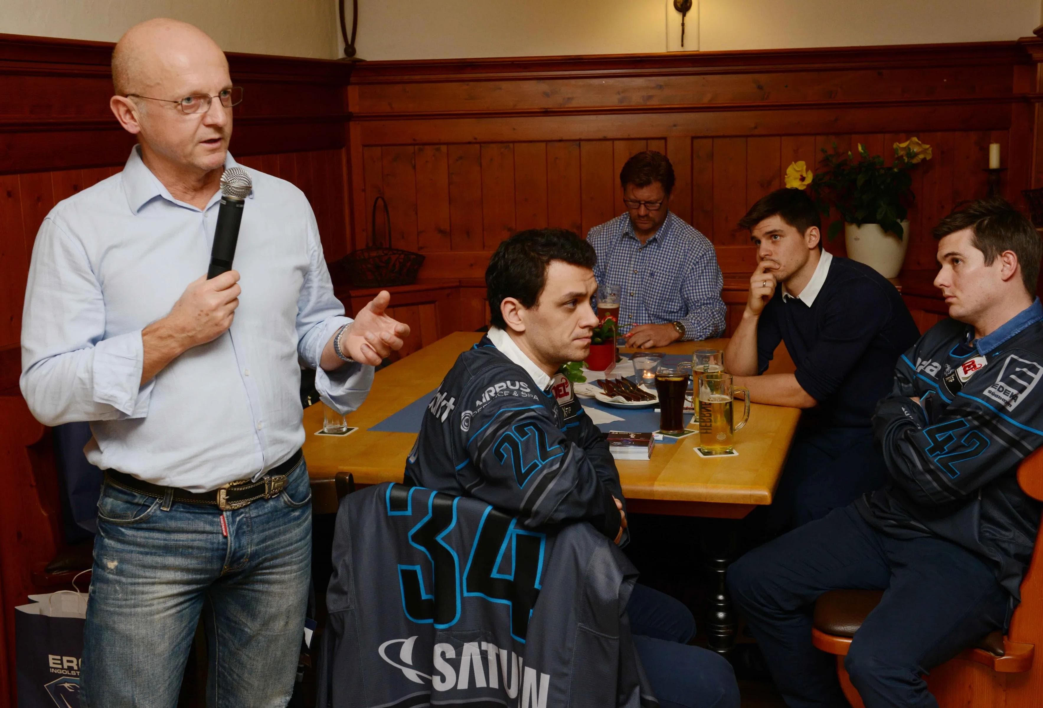 Die sportliche Leitung stellte sich den Fragen der Fans (Foto: Xaver Habermeier)