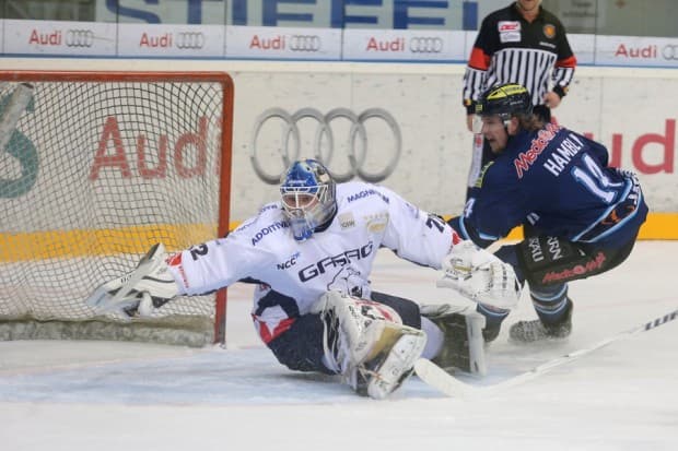 Tim Hambly scheitert an Rob Zepp. Foto: Stefan Bösl - www.kbumm.de