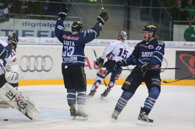 Der 1:1 Ausgleich durch Björn Barta. Foto: Stefan Bösl - www.kbumm.de