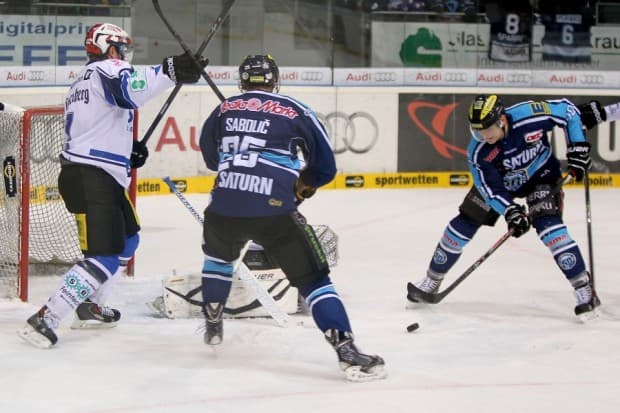 Hier macht Alexander Oblinger die 3:2 Führung. Foto: Jürgen Meyer - www.kbumm.de