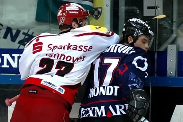 Sein Einsatz zahlte sich aus, 1:0 und das 3:1 durch Nicki Mondt