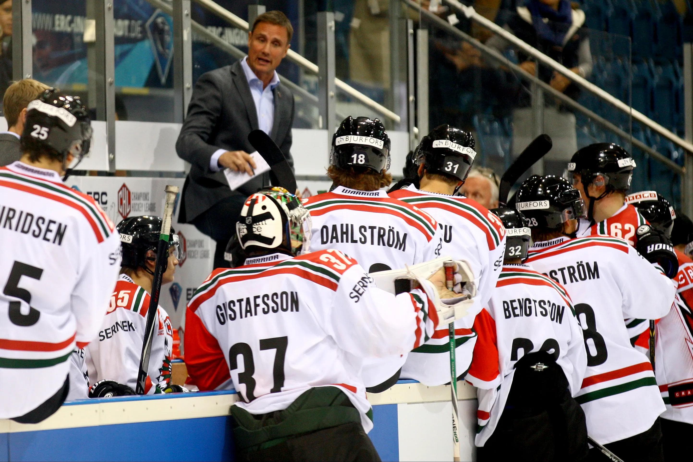 Ein ehemaliger CHL-Gegner der Panther staubte doppelt ab. Foto: Michalik / kbumm.de