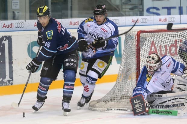 John Laliberte machte mit seinem Empty-Net Goal zum 3:1 eine gute Minute vor Schluss alles klar. Foto: Stefan Bösl: www.kbumm.de