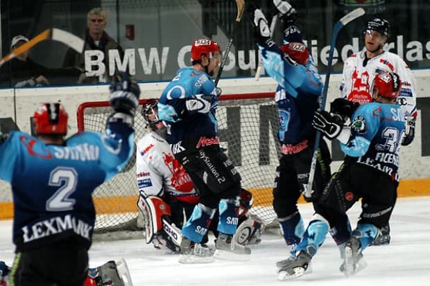 Doug Ast gleicht zum 1:1 aus