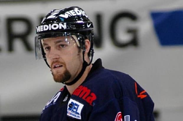 Doug Ast mit einem Doppelpack, 2:0 und 3:0