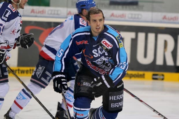 John Laliberte vollendete einen herausragend gespielten Konter zur 2:1 Führung. Foto: Jürgen Meyer – www.kbumm.de