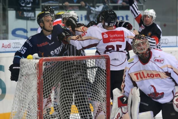 John Laliberte erzielte den 2:1 Führungstreffer. Foto: Stefan Bösl - www.kbumm.de