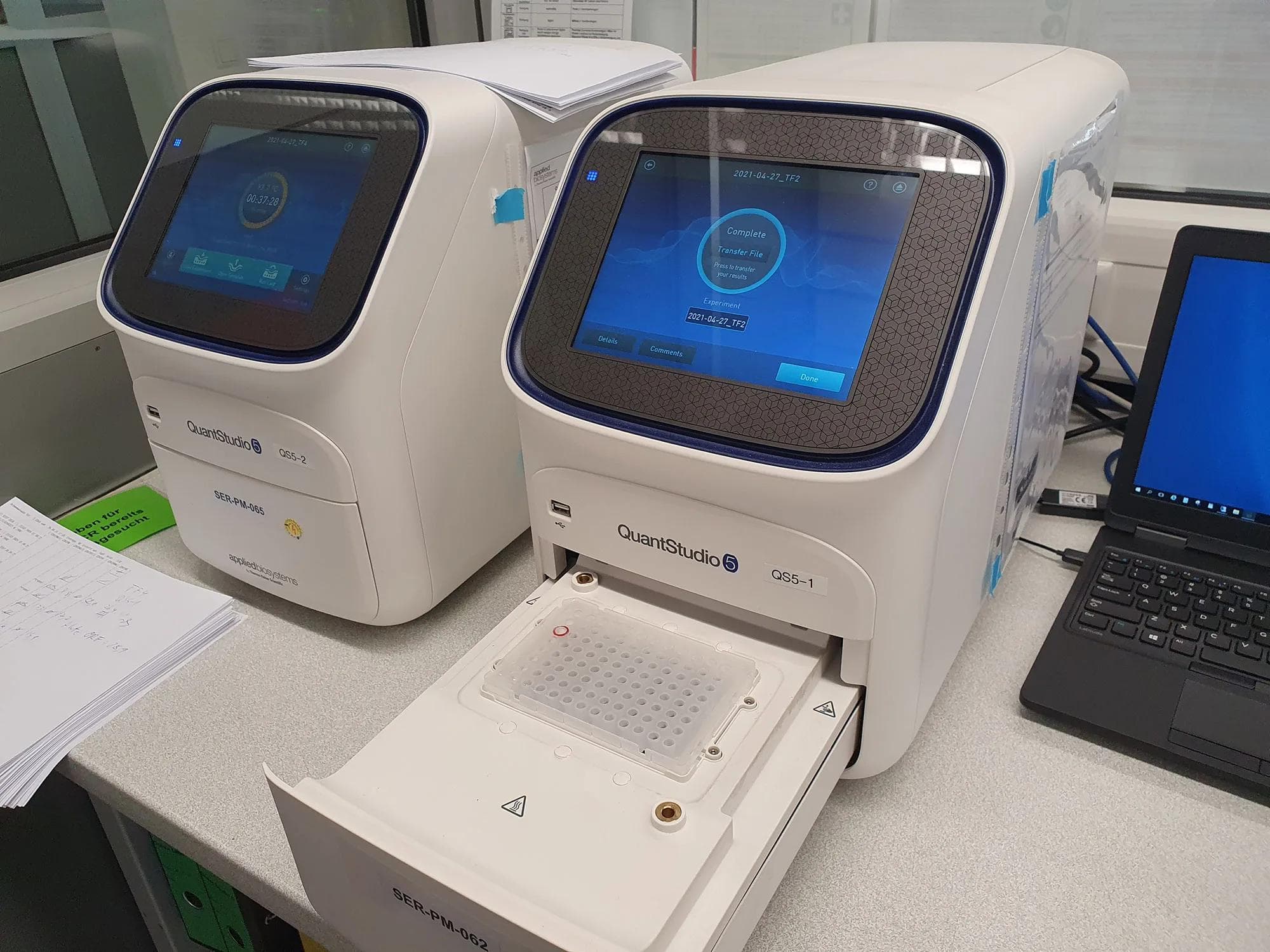 Bis zu 94 Tests kann dieses PCR-Gerät gleichzeitig auswerten.