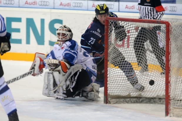 Doppelpack durch Sean O`Connor. Foto: Stefan Bösl - www.kbumm.de