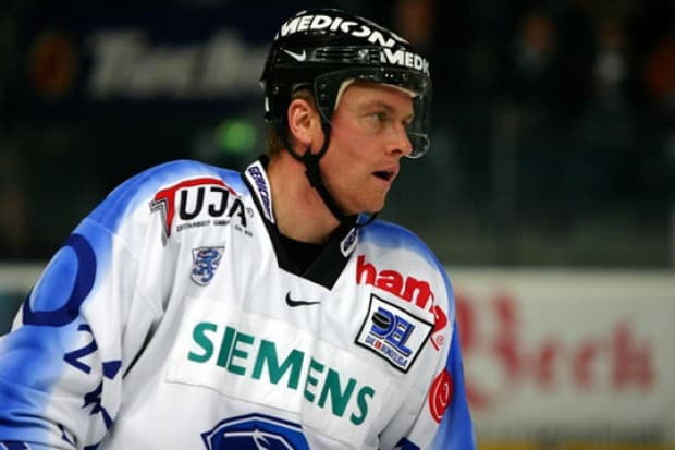 Ken Sutton erzielte 49 Sekunden vor Schluss mit dem 5:4 das Game-Winning-Goal