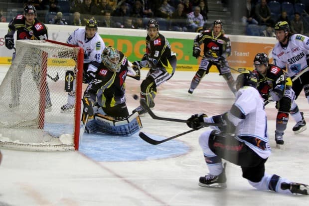 Joe Motzko erzielte den 1:1 Ausgleichstreffer. Foto: Jürgen Meyer