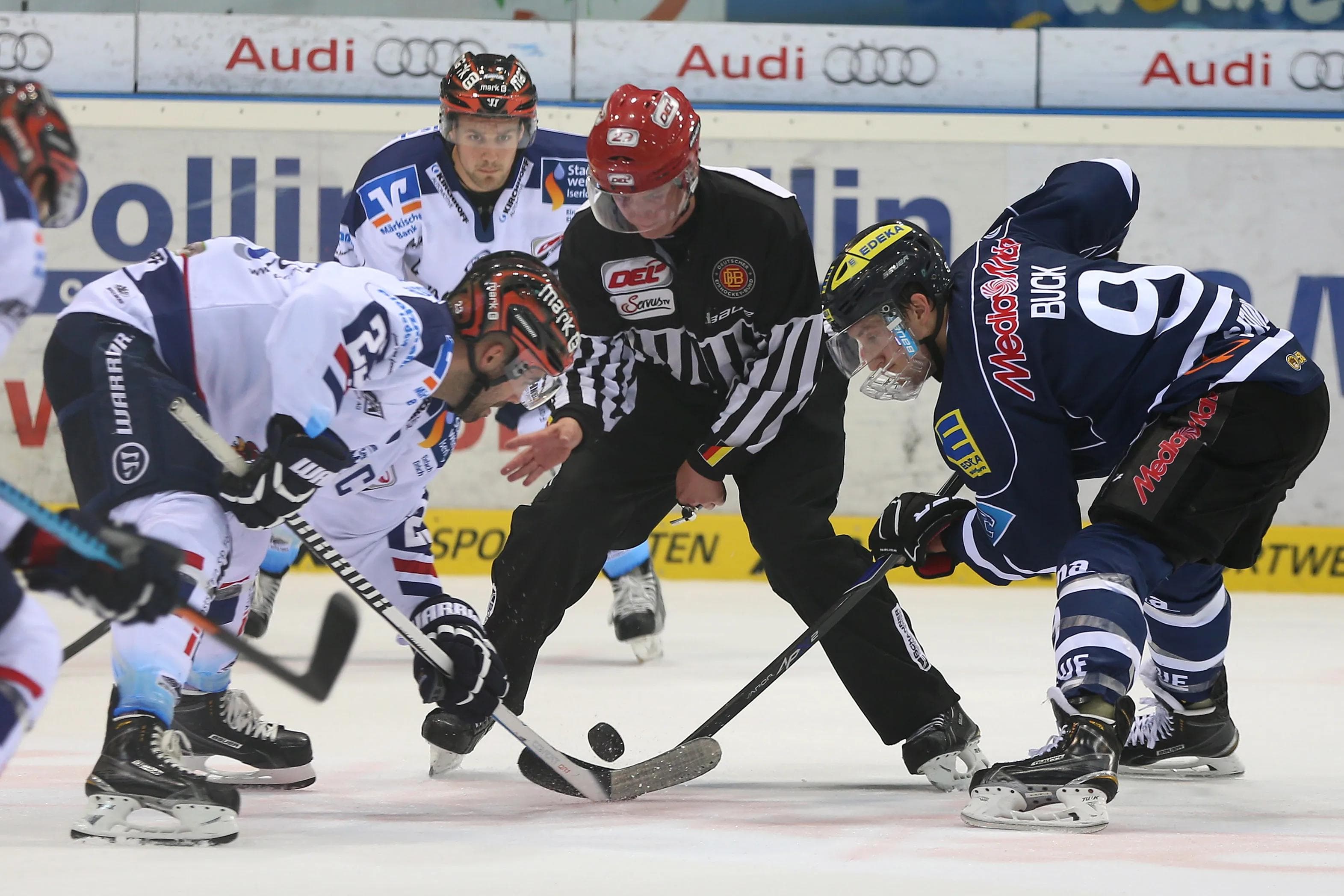 Brandon Buck (rechts) hat bisher sehr gerne gegen die Roosters gespielt - und gescort. Foto: Stefan Bösl / kbumm.de