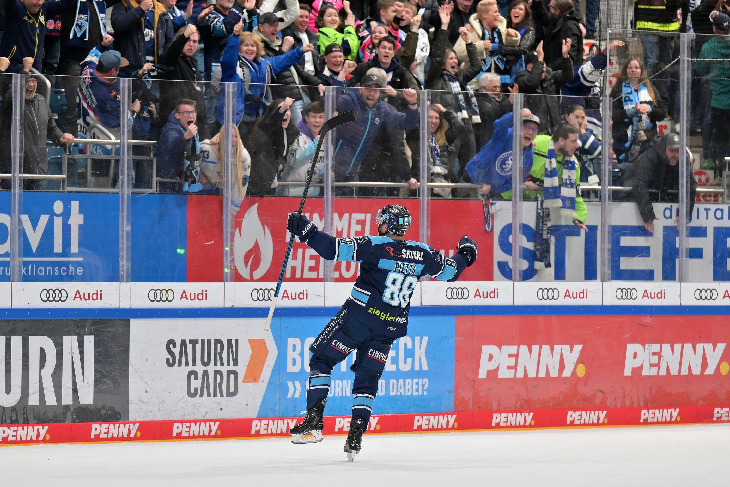 Emotionen, die man so nur live im Stadion erlebt. Seid dabei, wenn die Panther in der DEL zuhauee antreten!
Foto: Johannes Traub/JT-Presse.de