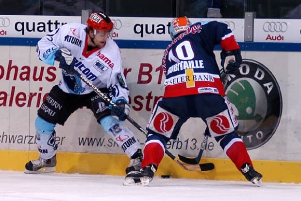 Doug Ast gegen Robitaille