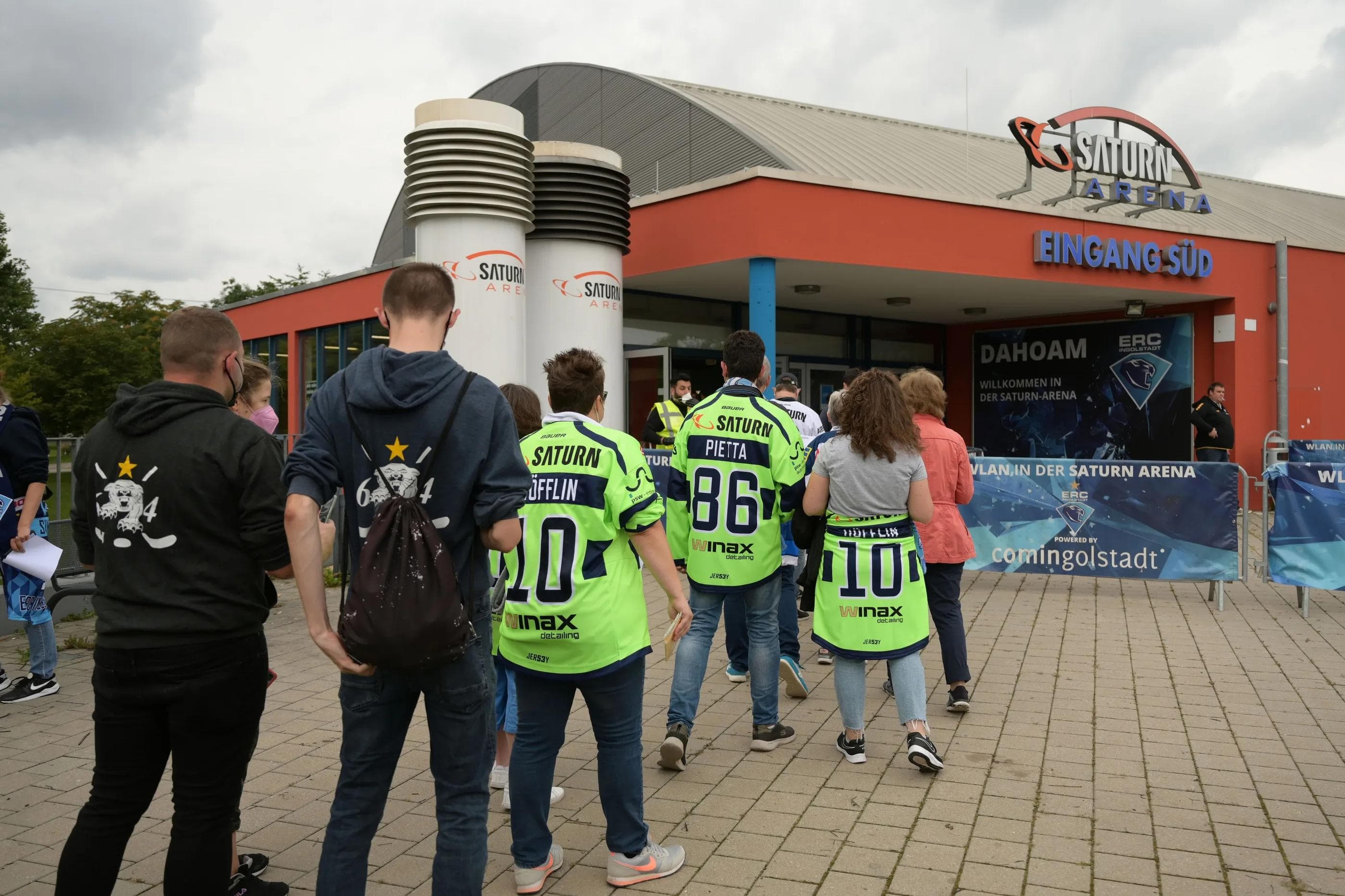 Wir freuen uns, Sie morgen in der SATURN-Arena begrüßen zu dürfen!
Foto: Johannes Traub/JT-Presse.de