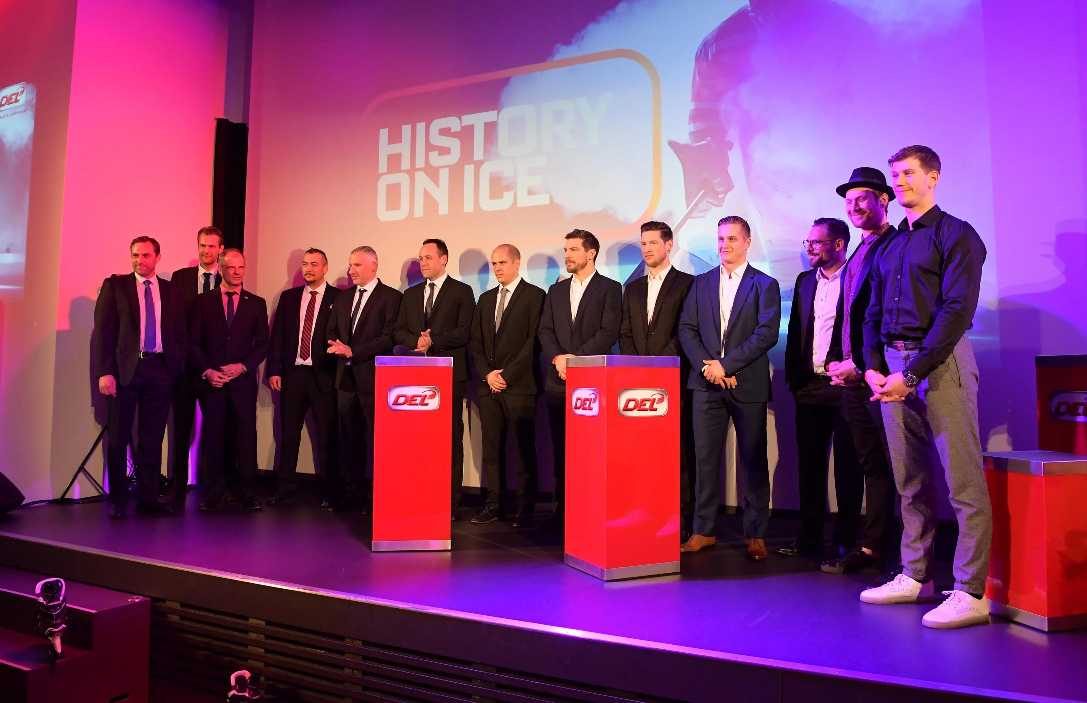 Die Eishockey-Nationalmannschaft bei der EISHOCKEY GALA in Straubing. Foto: City-Press