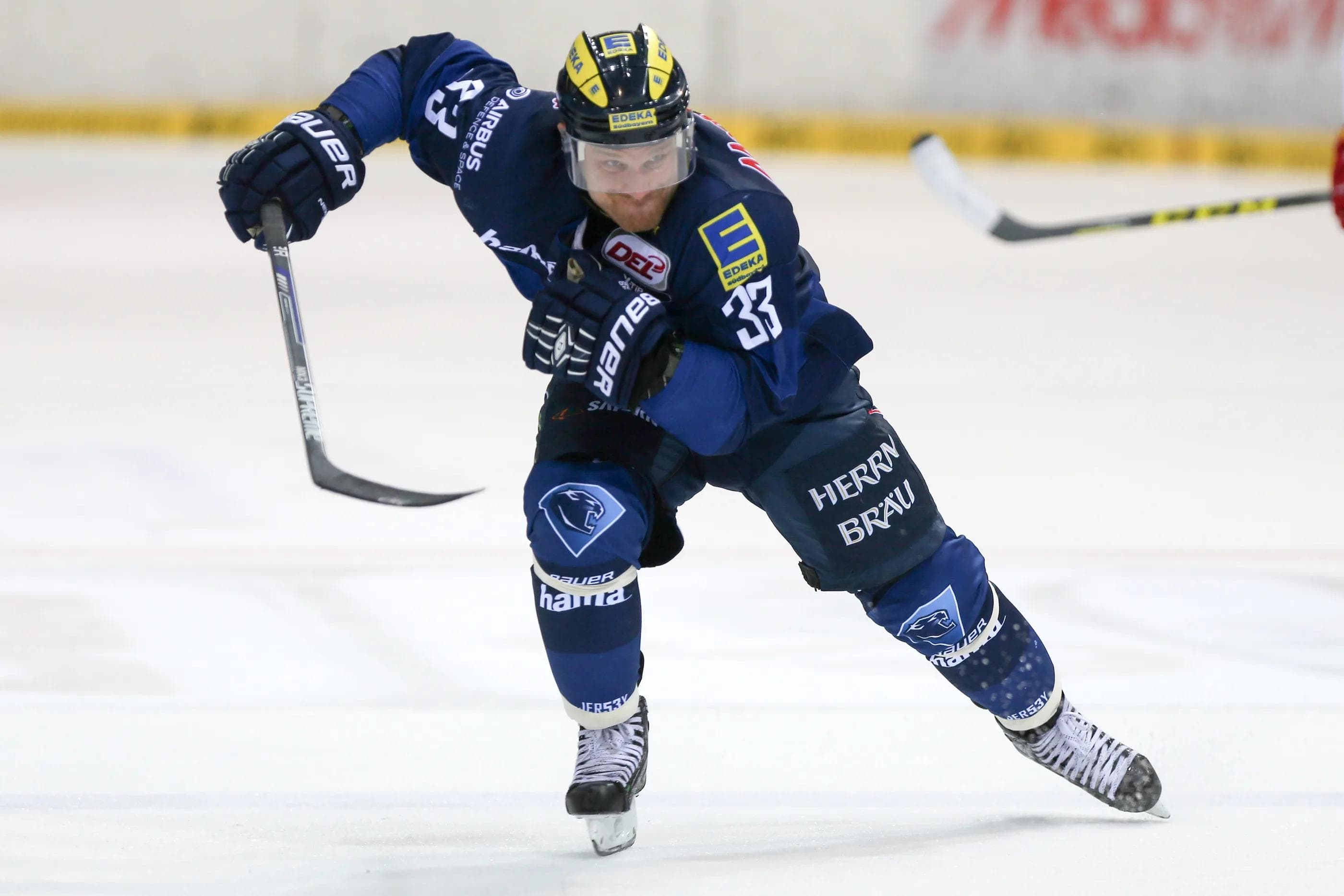 Eine DEL-Größe steht vor dem Jubiläum: Björn Barta. Foto: Jürgen Meyer / kbumm.de