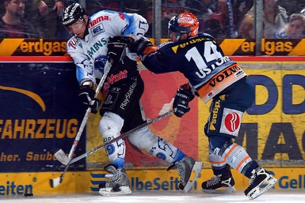 Rob Valicevic gegen Stefan Ustorf
