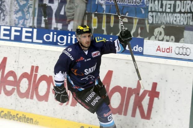 Hattrick von Luciano Aquino. Foto: Stefan Bösl - www.kbumm.de