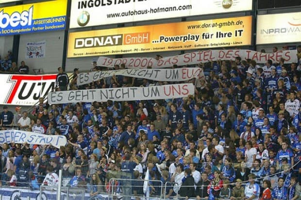 Das Transparent der ERC-Fans anlässlich des Pokalspiels gegen Regensburg