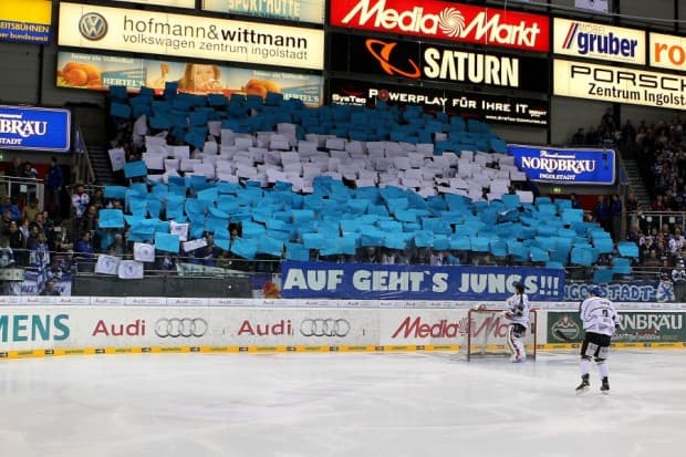 Choreo der ERC-Fans. Foto: Jürgen Meyer - www.kbumm.de