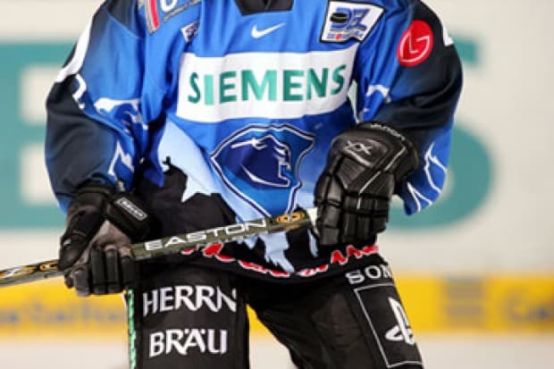 Kehrte nach einer Saison bei den Nürnberg Ice Tigers wieder an die Donau zurück – Sean Tallaire