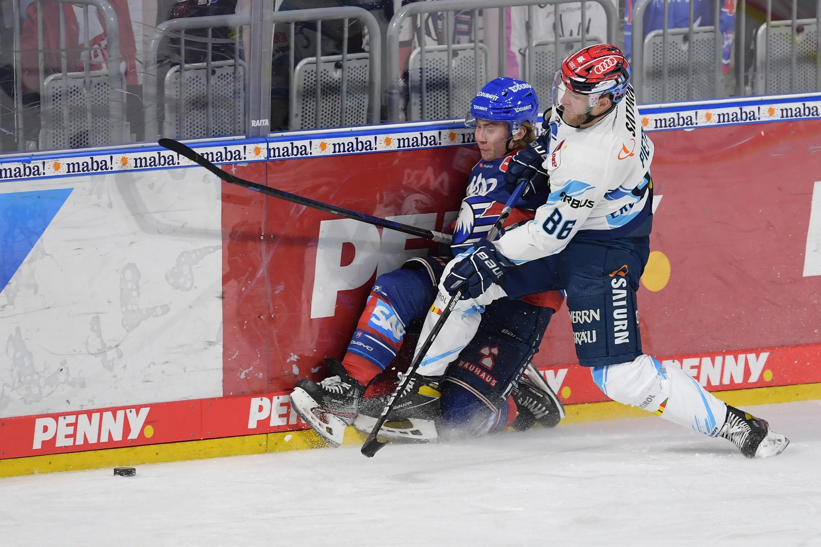 Die Panther um Daniel Pietta wollen sich morgen gegen die Adler Mannheim durchsetzen.
Foto: Johannes Traub/JT-Presse.de