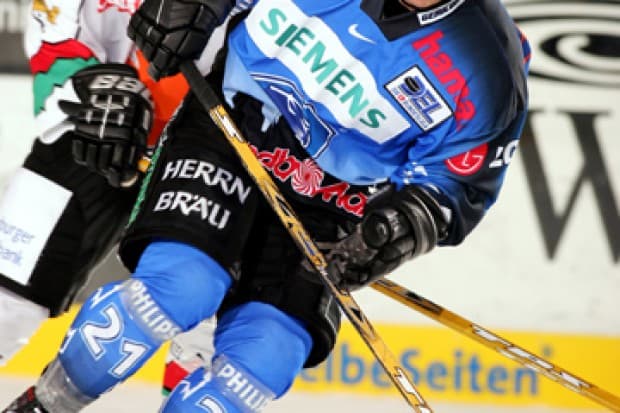 Eishockey Ice-Hockey Ice Hockey Saison 2005/2006 DEL Deutsche Eishockey Liga ERC Ingolstadt,Christoph Melischko in Aktioncopyright City-Press GmbH, Idunastrasse 04, D-13089 Berlin www.city-press.net Telefon: 030-28599176;  Fotografenkennung CP-5 Abdruck