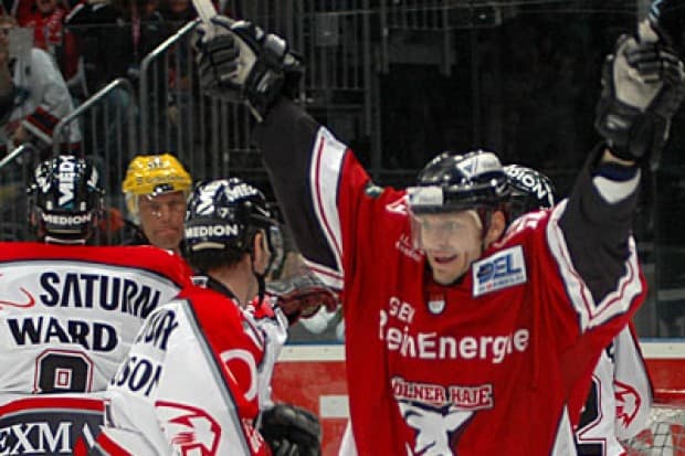 Siegtreffer zum 3:2 für Köln, Doppelpack für Alex Hicks (2:0, 3:2)