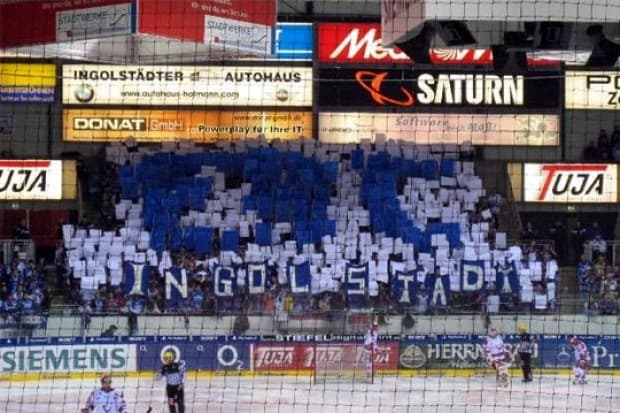 Tolle Choreo der ERC-Fans