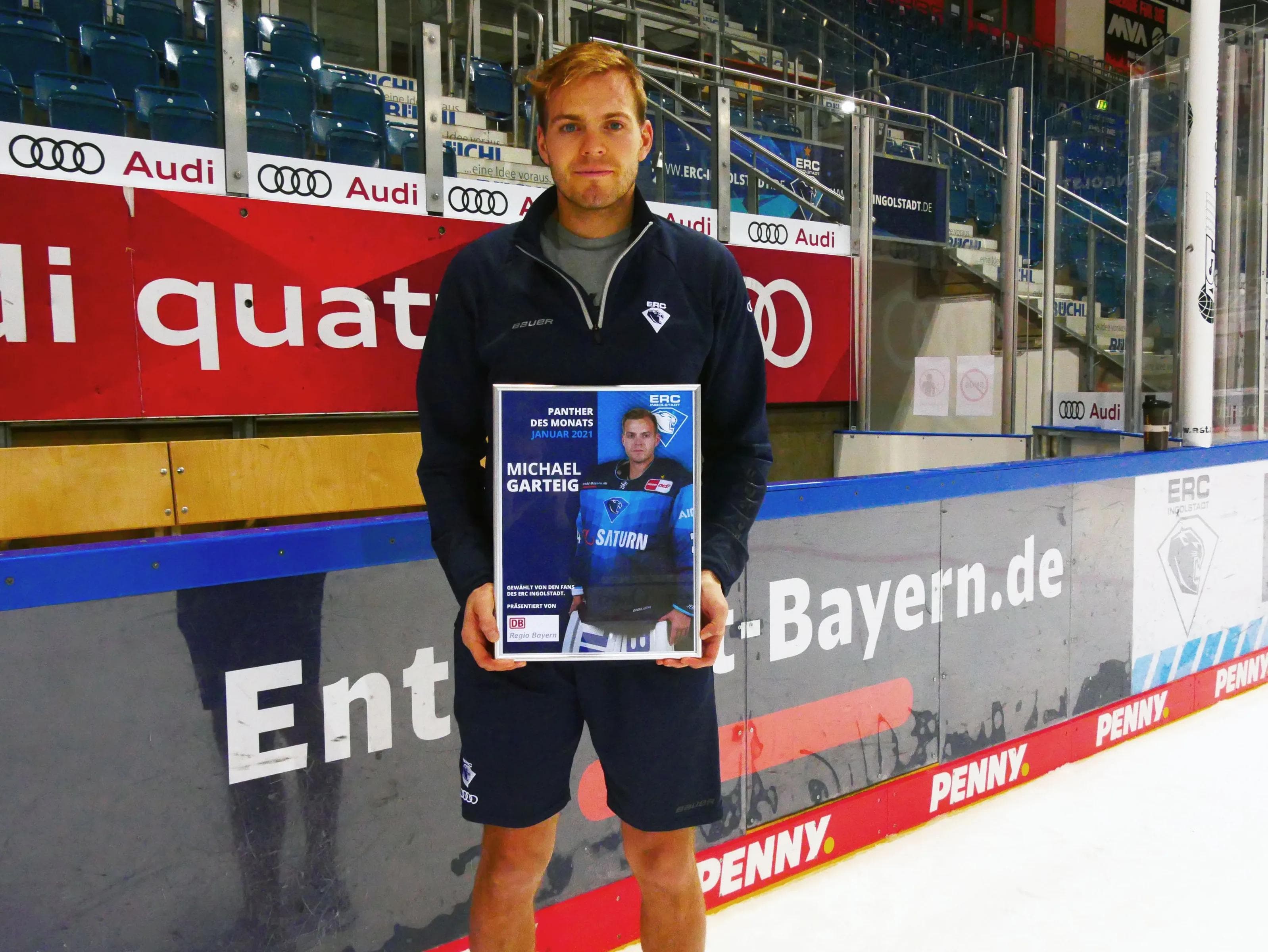 Michael Garteig wurde von den ERC-Fans zum Spieler des Monats gewählt. Präsentiert von der DB Regio Bayern.
