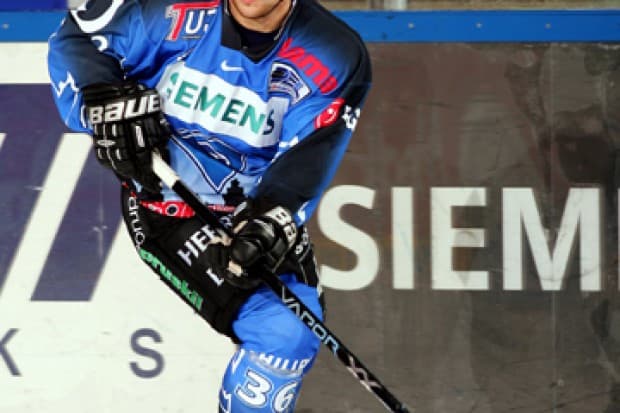 Eishockey Ice-Hockey Ice Hockey Saison 2005/2006 DEL Deutsche Eishockey Liga ERC Ingolstadt,Yannic Seidenberg in Aktioncopyright City-Press GmbH, Idunastrasse 04, D-13089 Berlin www.city-press.net Telefon: 030-28599176;  Fotografenkennung CP-5 Abdruck h