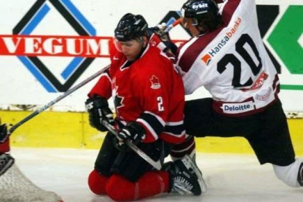 Matt Kinch verstärkt die Pantherabwehr