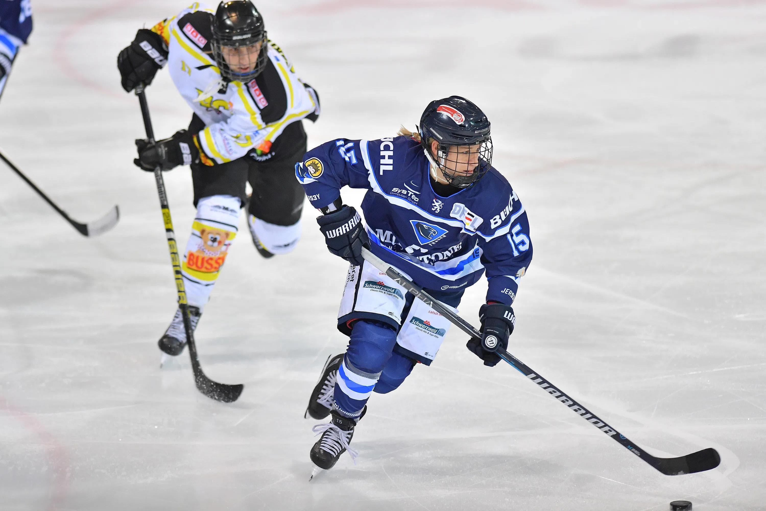 Andrea Lanzl überzeugt bei den ERC-Frauen und im Nationalteam.
Foto: Johannes TRAUB / ST-Foto.de