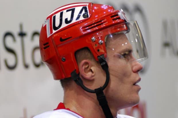 Ficenec´s mächtiger Hammer erzielte den wichtigen 1:1 Ausgleich<br>Foto:Hockey-Press